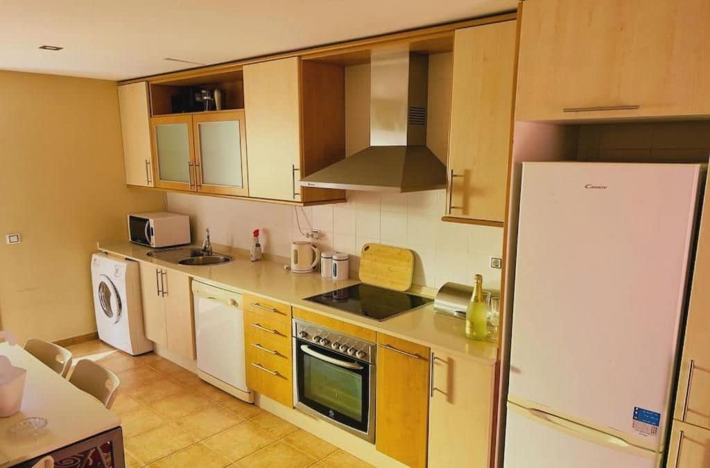 5 soverom Villa til salgs i Caleta de Fuste med svømmebasseng garasje - € 590 000 (Ref: 10154810)