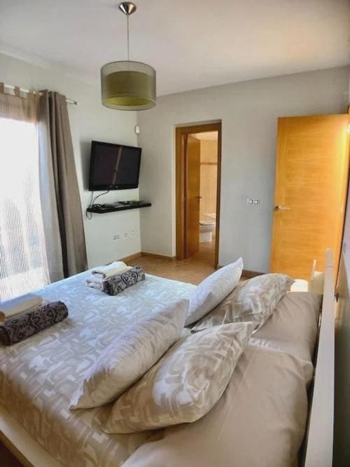 5 soverom Villa til salgs i Caleta de Fuste med svømmebasseng garasje - € 590 000 (Ref: 10154810)