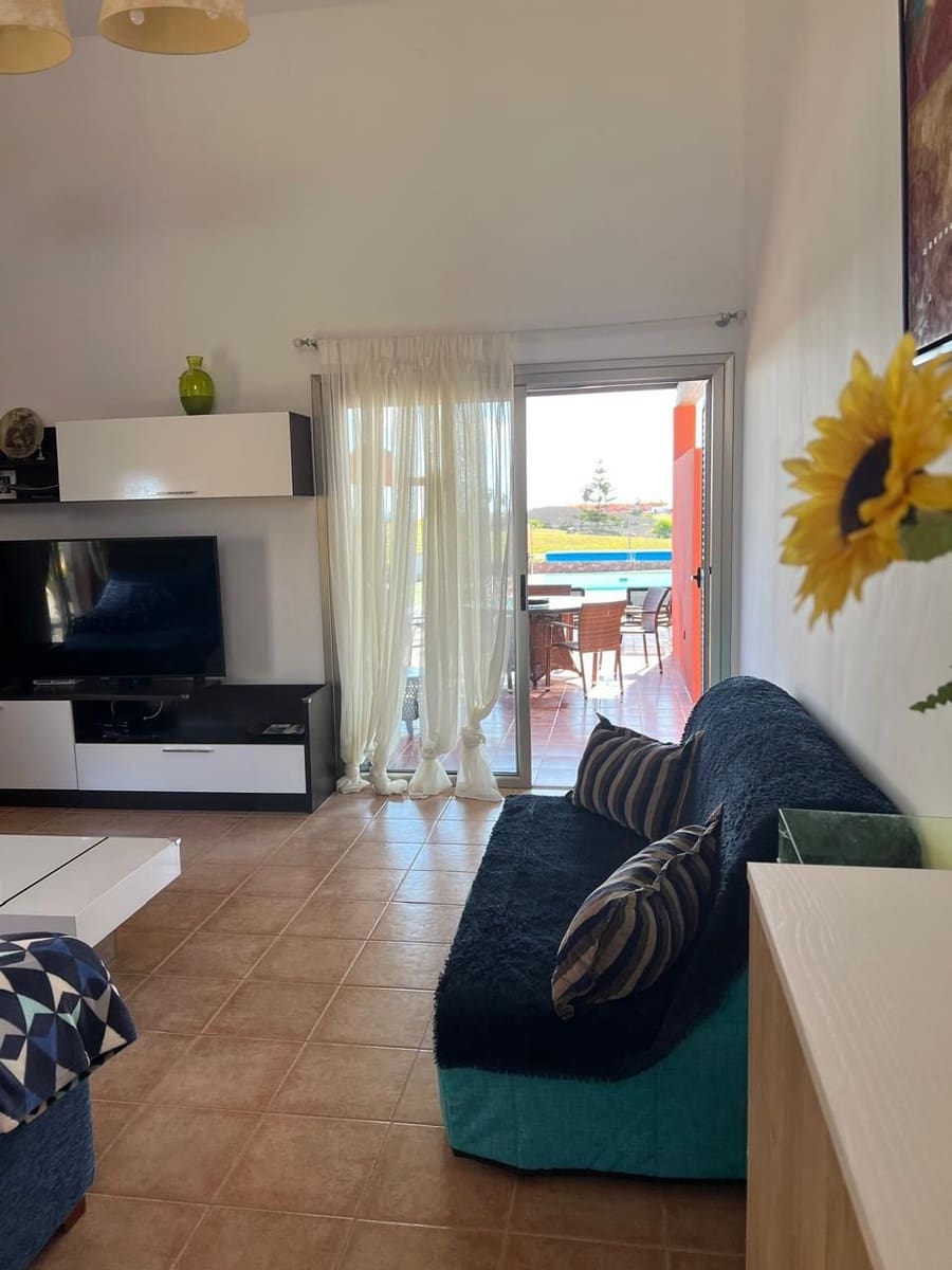 5 soverom Villa til salgs i Caleta de Fuste med svømmebasseng garasje - € 590 000 (Ref: 10154810)