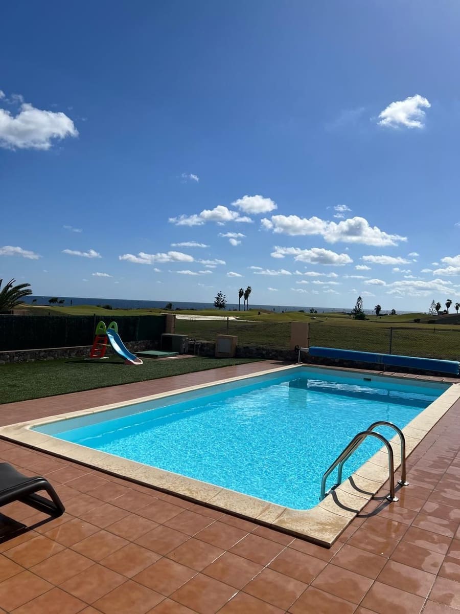 5 soverom Villa til salgs i Caleta de Fuste med svømmebasseng garasje - € 590 000 (Ref: 10154810)