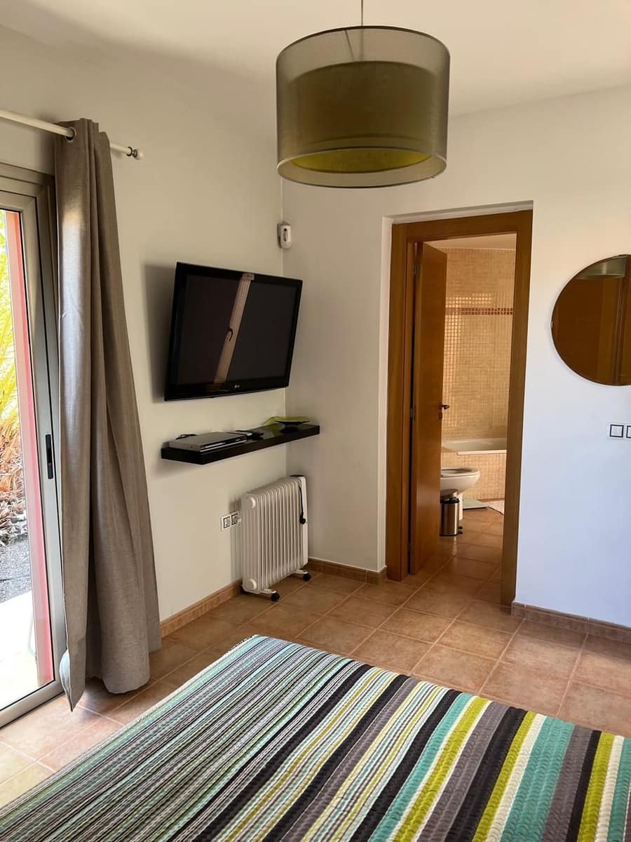 5 soverom Villa til salgs i Caleta de Fuste med svømmebasseng garasje - € 590 000 (Ref: 10154810)