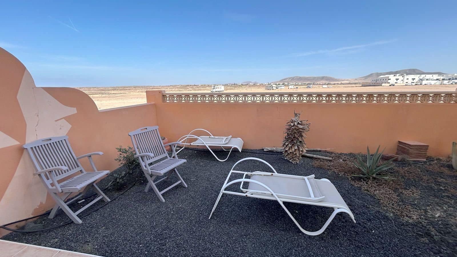 2 bedroom Flat for sale in El Cotillo - € 300,000 (Ref: 10161038)