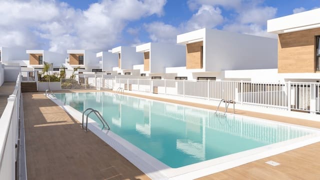 2 soveværelse Semi-Rækkehus til salg i Villaverde, La Oliva med swimmingpool garage - € 277.000 (Ref: 10182637)