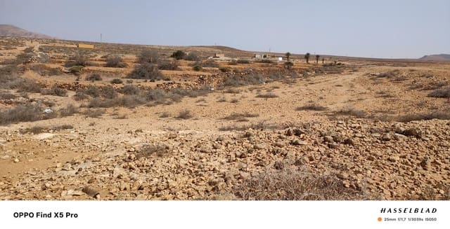 Grunde uden byggetilladelser til salg i Antigua - € 148.000 (Ref: 7852343)