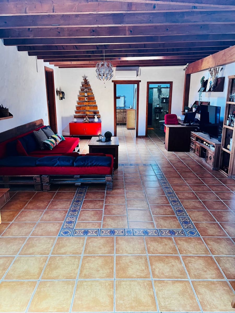 2 soveværelse Villa til salg i Tuineje med garage - € 339.000 (Ref: 7852464)