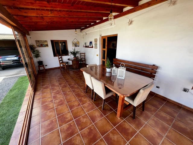 2 sypialnia Willa na sprzedaż w Tuineje z garażem - 339 000 € (Ref: 7852464)