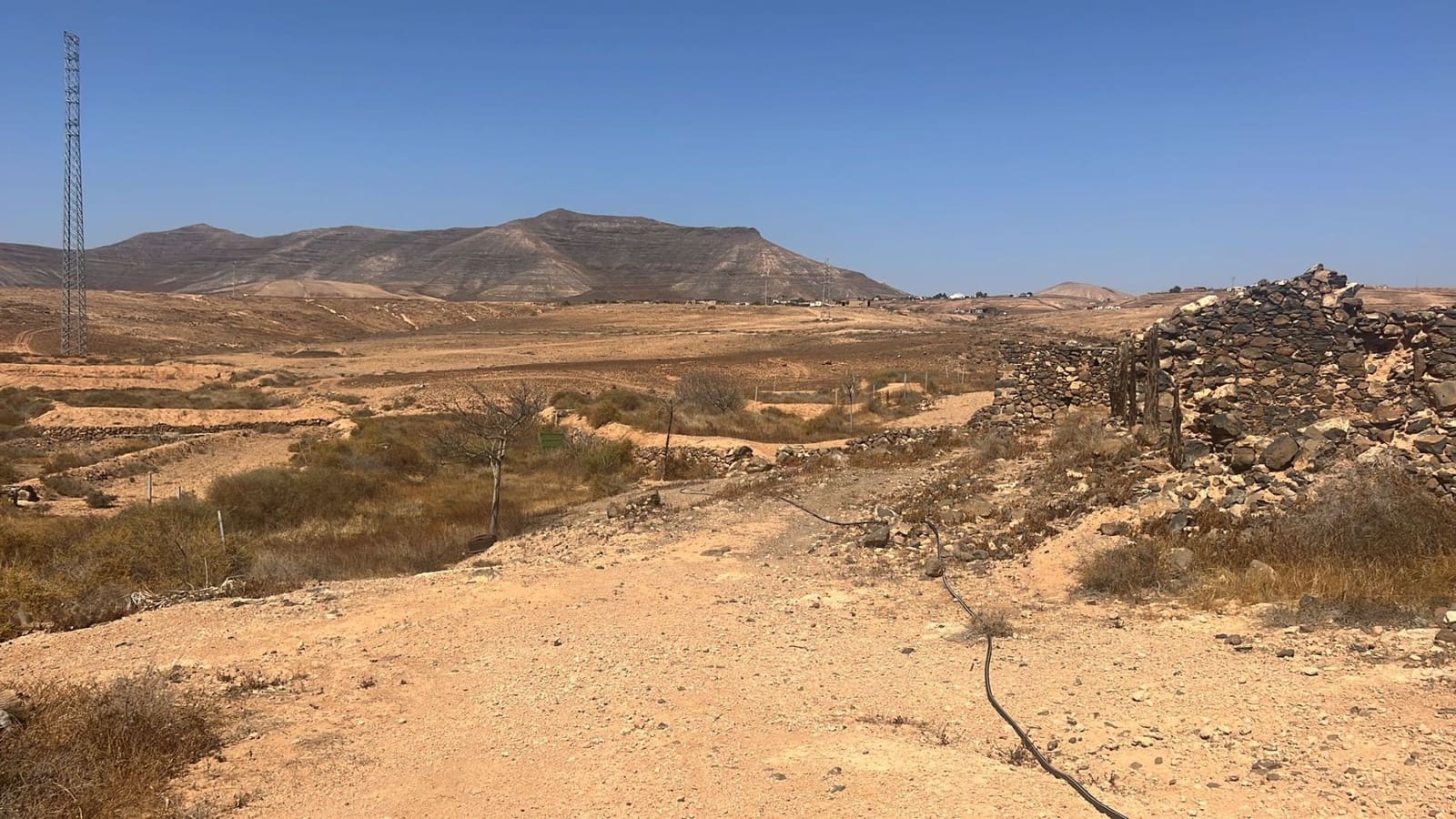 Ubebygd land til salgs i Puerto del Rosario - € 105 000 (Ref: 7883717)