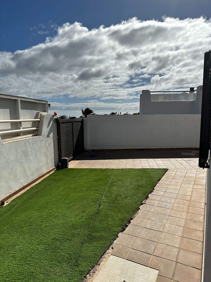 4 soveværelse Villa til salg i Caleta de Fuste med swimmingpool garage - € 760.000 (Ref: 8174578)