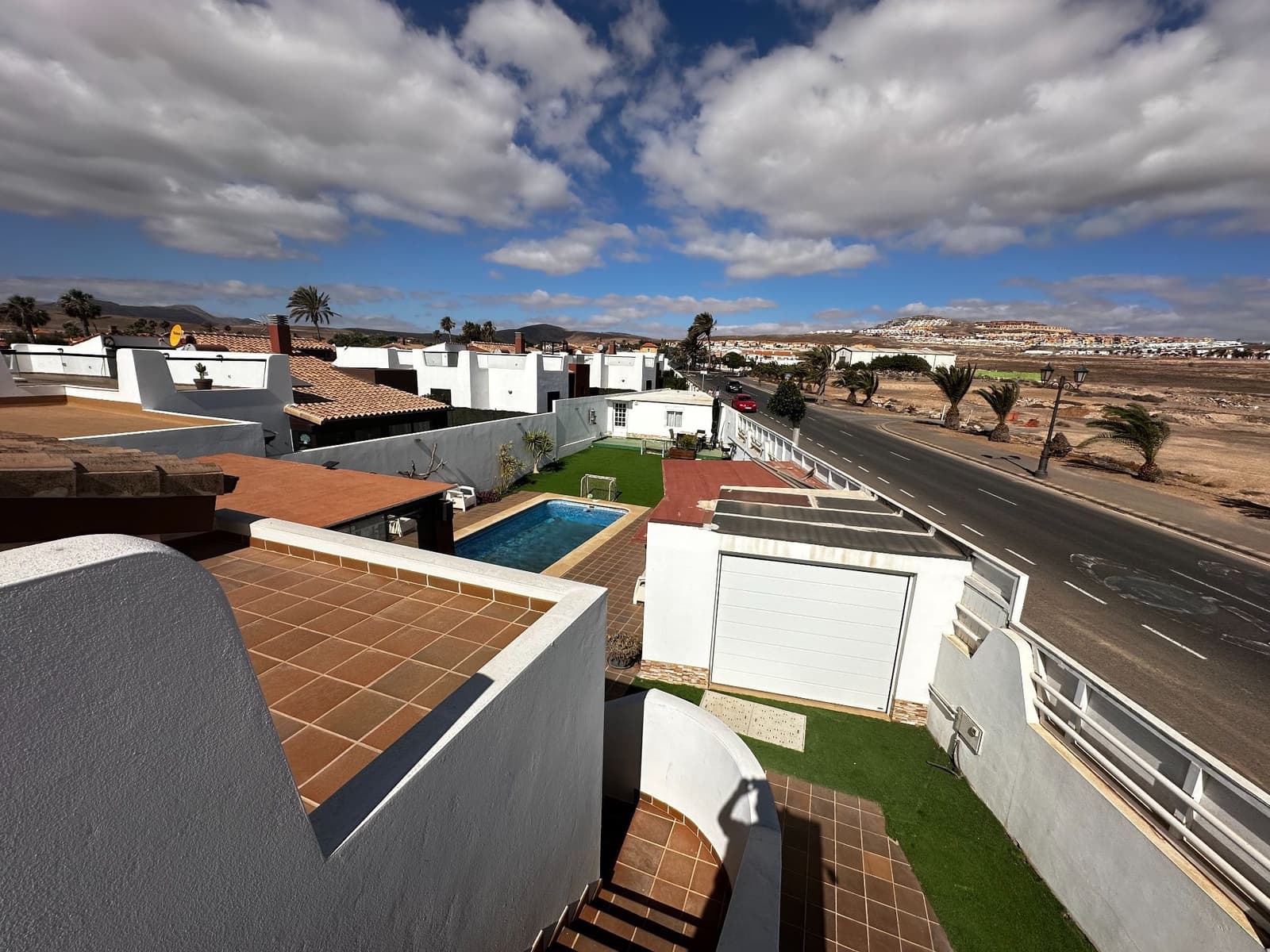 4 soveværelse Villa til salg i Caleta de Fuste med swimmingpool garage - € 760.000 (Ref: 8174578)