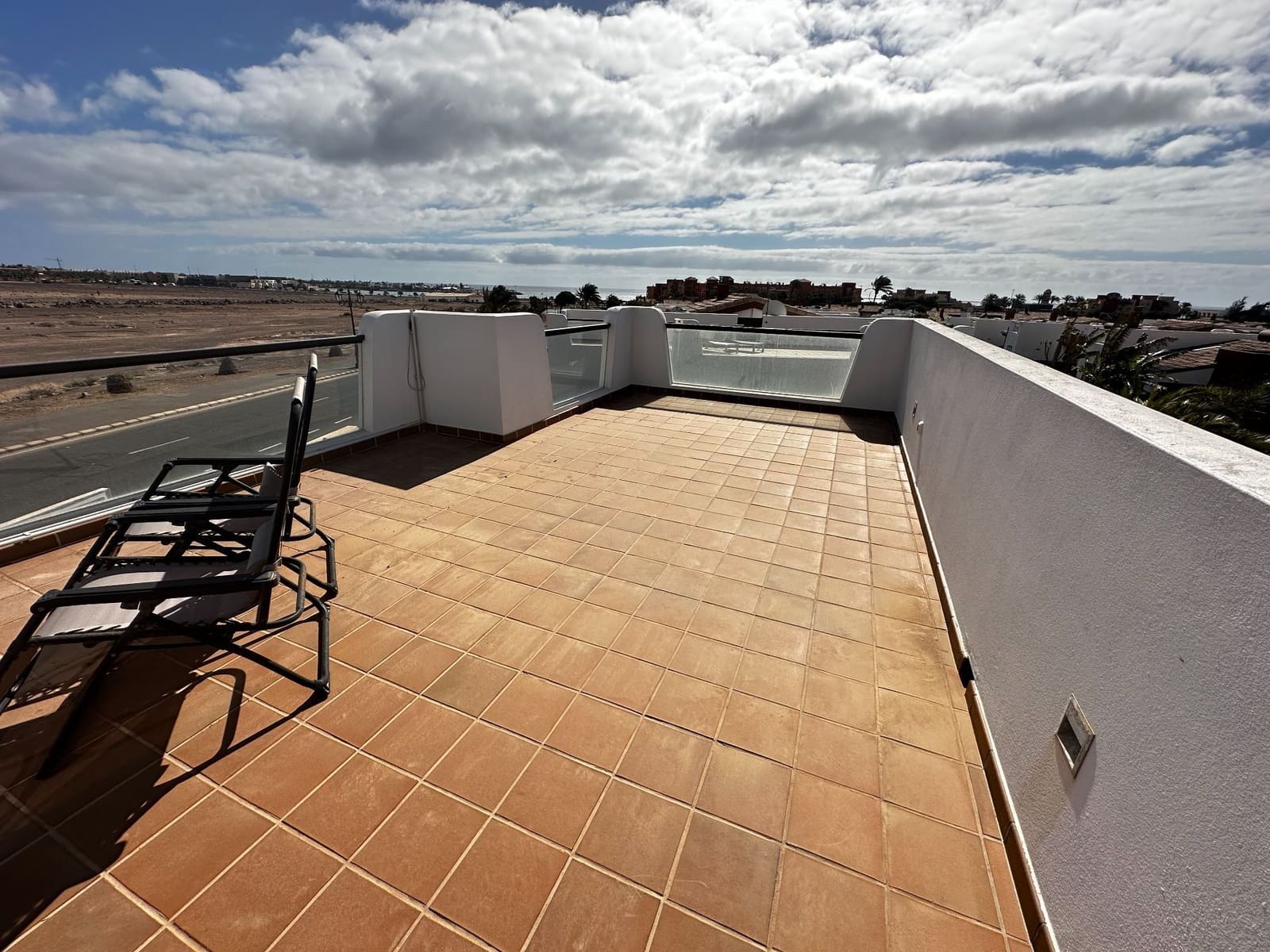 4 soveværelse Villa til salg i Caleta de Fuste med swimmingpool garage - € 760.000 (Ref: 8174578)