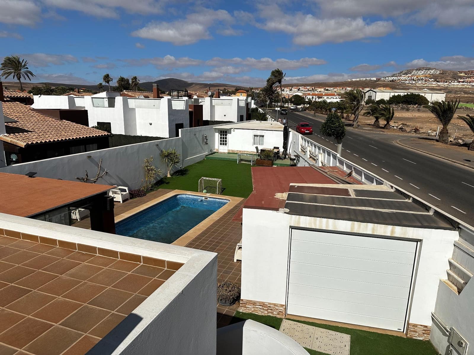 4 soveværelse Villa til salg i Caleta de Fuste med swimmingpool garage - € 760.000 (Ref: 8174578)