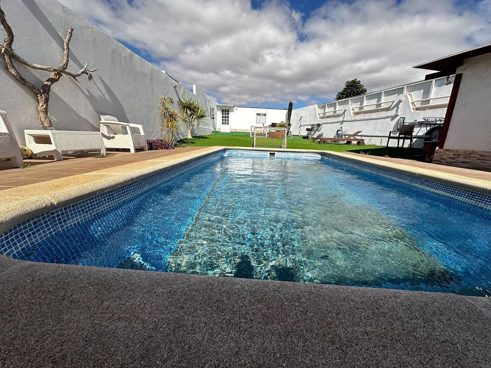 4 soveværelse Villa til salg i Caleta de Fuste med swimmingpool garage - € 760.000 (Ref: 8174578)