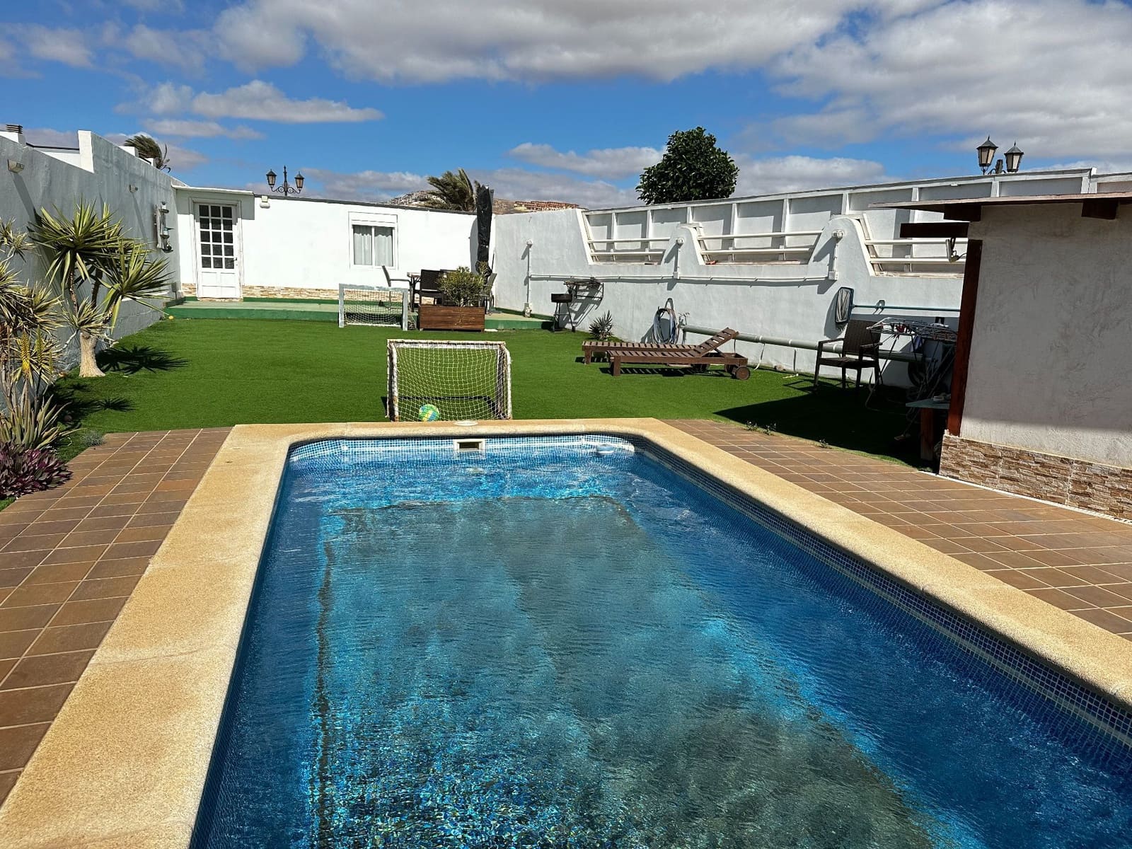 4 soveværelse Villa til salg i Caleta de Fuste med swimmingpool garage - € 760.000 (Ref: 8174578)