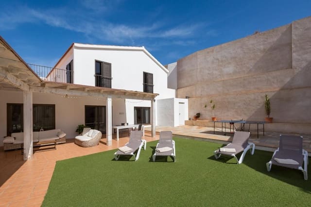 4 bedroom Villa for sale in Pájara with pool garage - € 980,000 (Ref: 8317669)