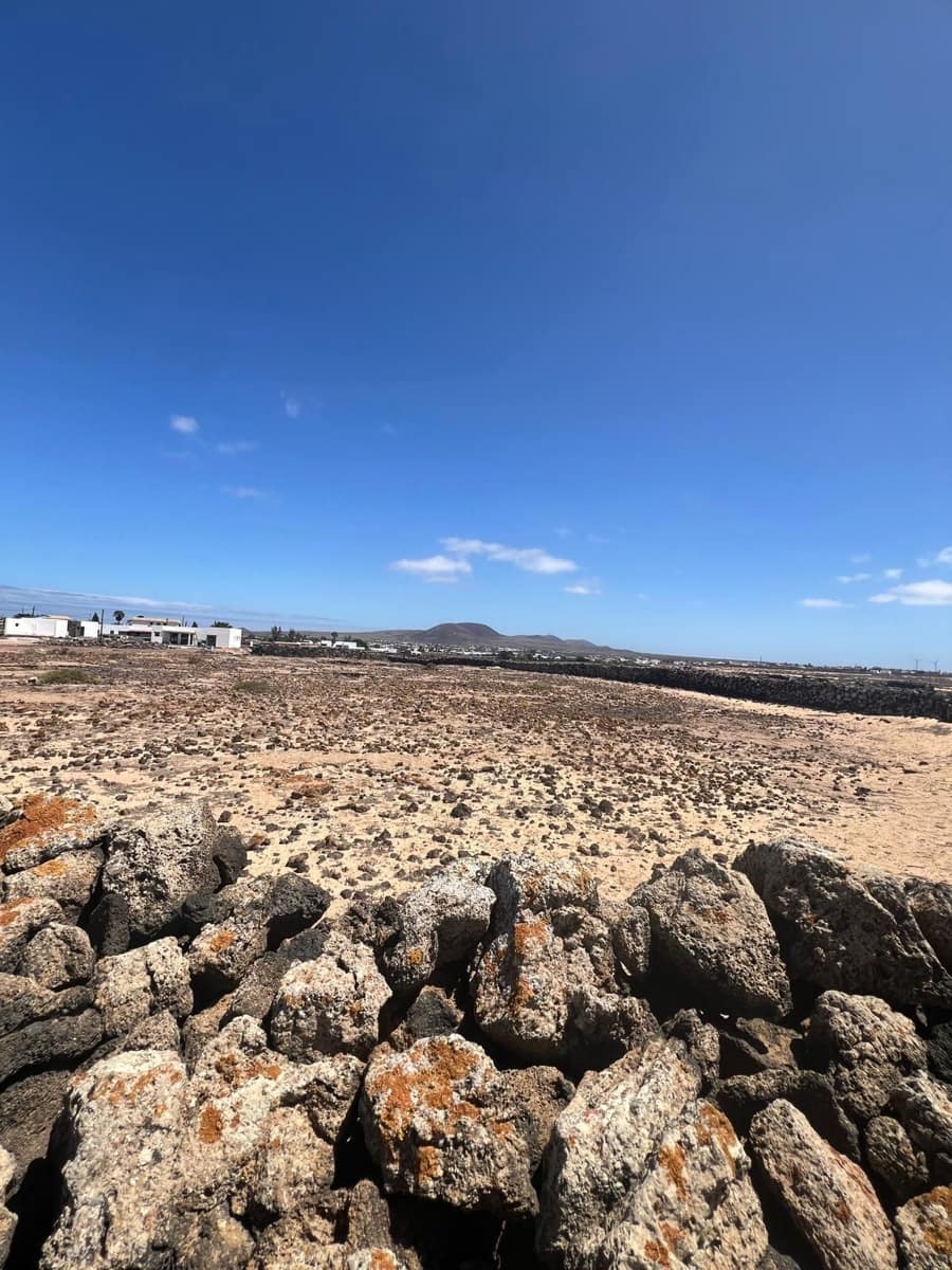 Grunde uden byggetilladelser til salg i Lajares - € 252.000 (Ref: 8394567)