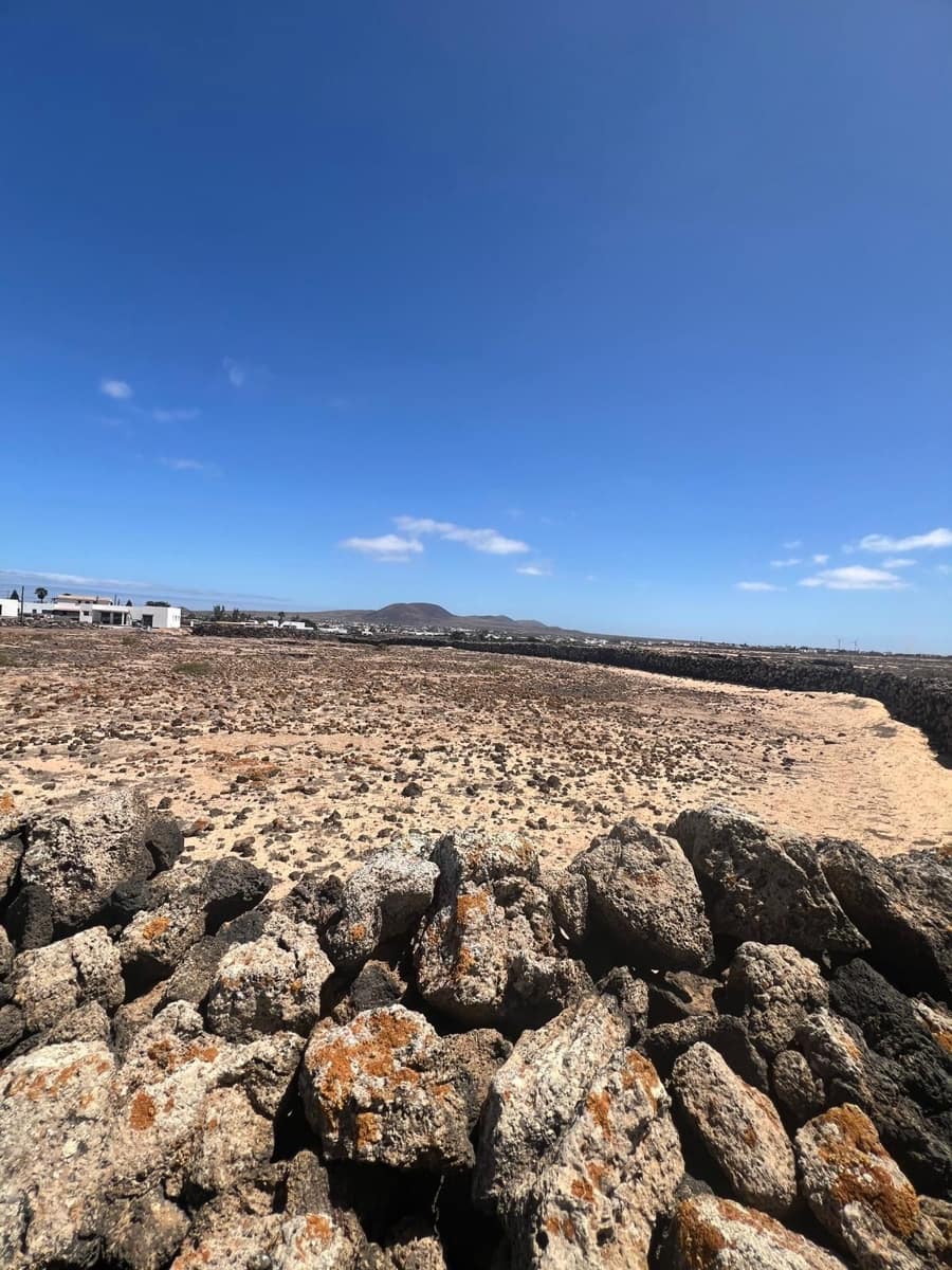 Grunde uden byggetilladelser til salg i Lajares - € 252.000 (Ref: 8394567)