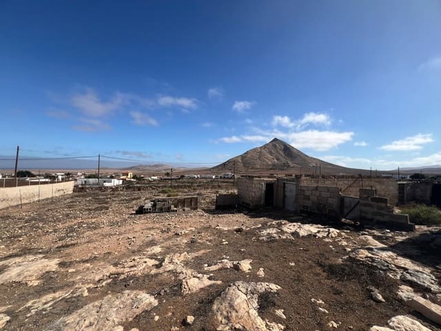 Rakentamaton maa myytävänä paikassa Tindaya, La Oliva - 220 000 € (Ref: 8475813)