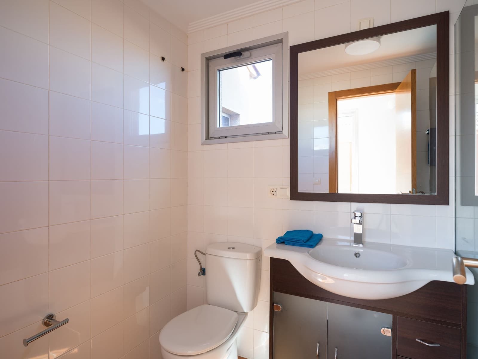 4 soveværelse Villa til salg i Costa de Antigua med swimmingpool garage - € 365.000 (Ref: 8610313)