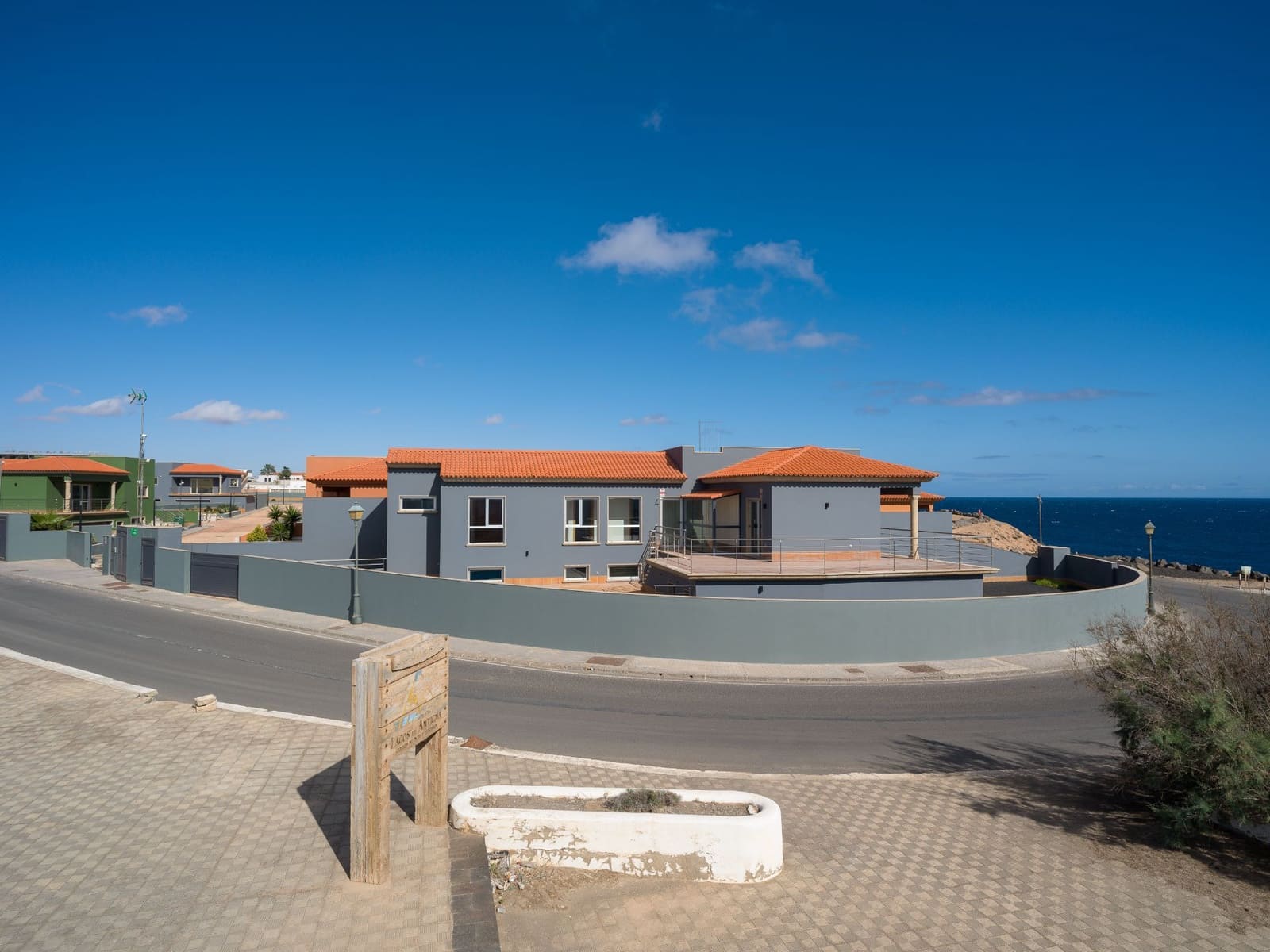 4 soveværelse Villa til salg i Costa de Antigua med swimmingpool garage - € 365.000 (Ref: 8610313)
