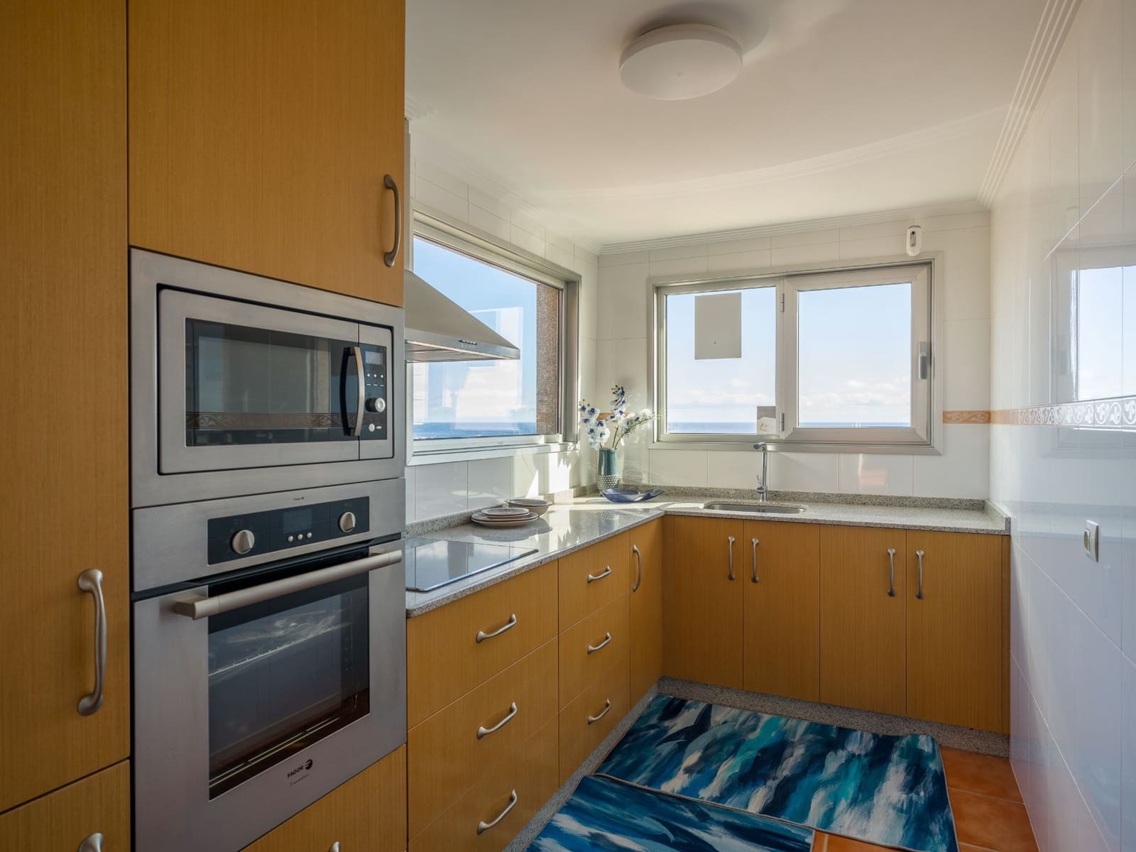 4 soveværelse Villa til salg i Costa de Antigua med swimmingpool garage - € 365.000 (Ref: 8610313)