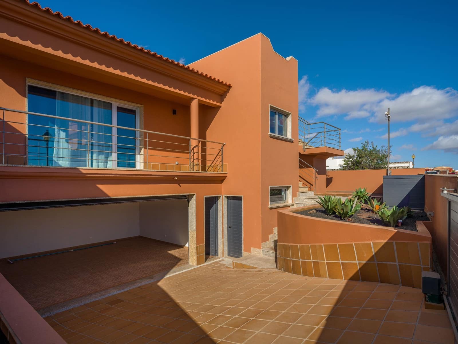 4 soveværelse Villa til salg i Costa de Antigua med swimmingpool garage - € 365.000 (Ref: 8610313)