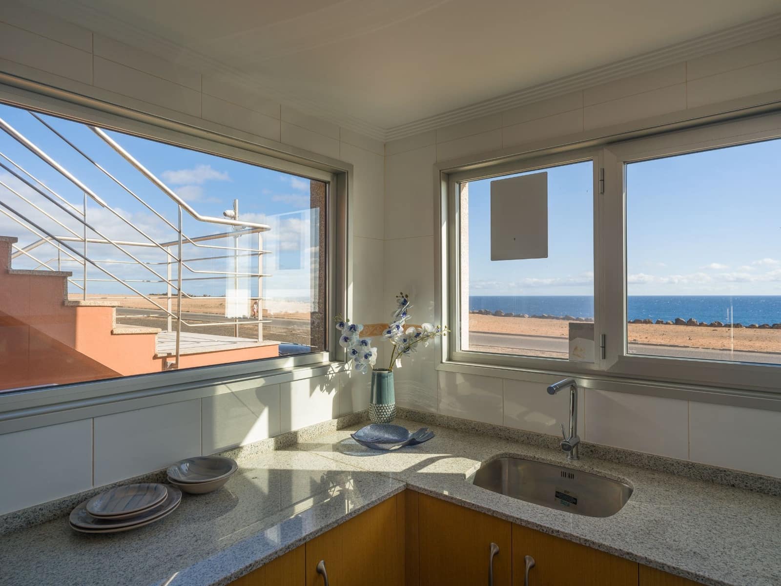 4 soveværelse Villa til salg i Costa de Antigua med swimmingpool garage - € 365.000 (Ref: 8610313)