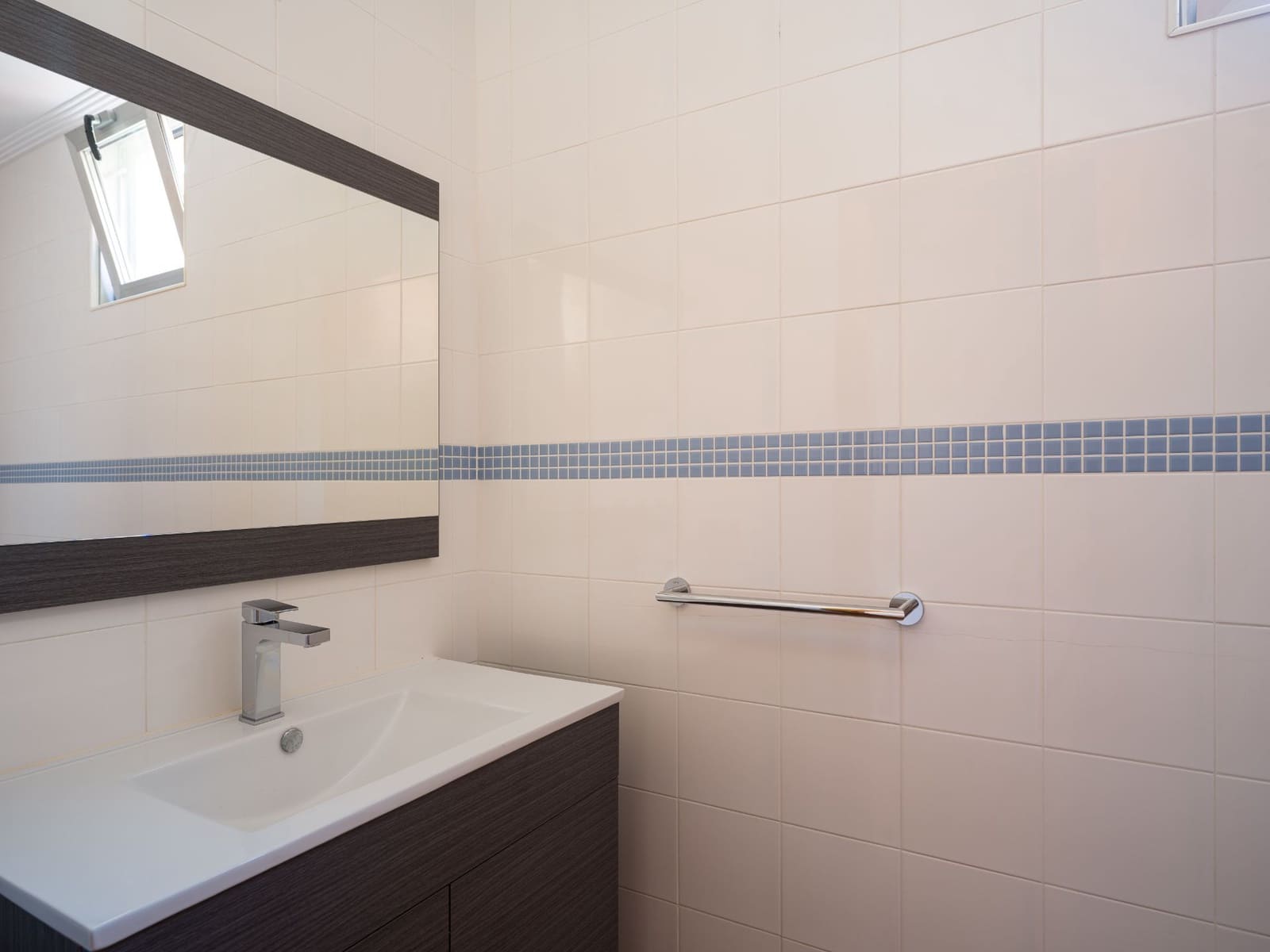 4 soveværelse Villa til salg i Costa de Antigua med swimmingpool garage - € 365.000 (Ref: 8610313)