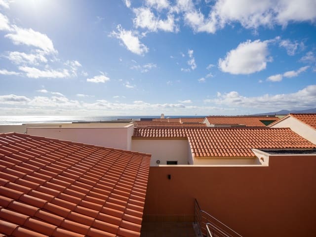 4 soverom Villa til salgs i Costa de Antigua, Antigua med svømmebasseng garasje - € 365 000 (Ref: 8610313)