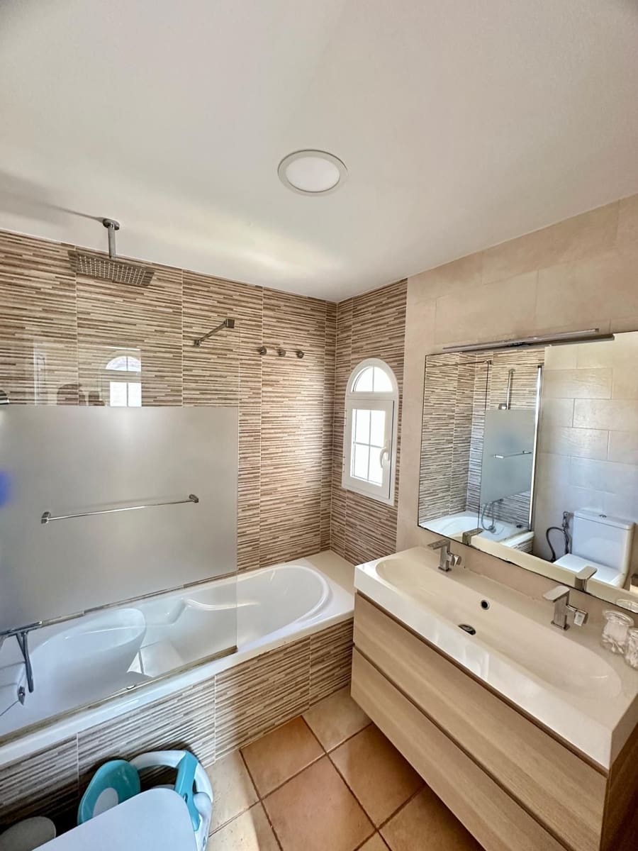 2 soveværelse Semi-Rækkehus til salg i Caleta de Fuste - € 245.000 (Ref: 8614945)