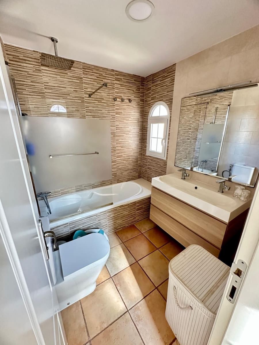 2 soveværelse Semi-Rækkehus til salg i Caleta de Fuste - € 245.000 (Ref: 8614945)