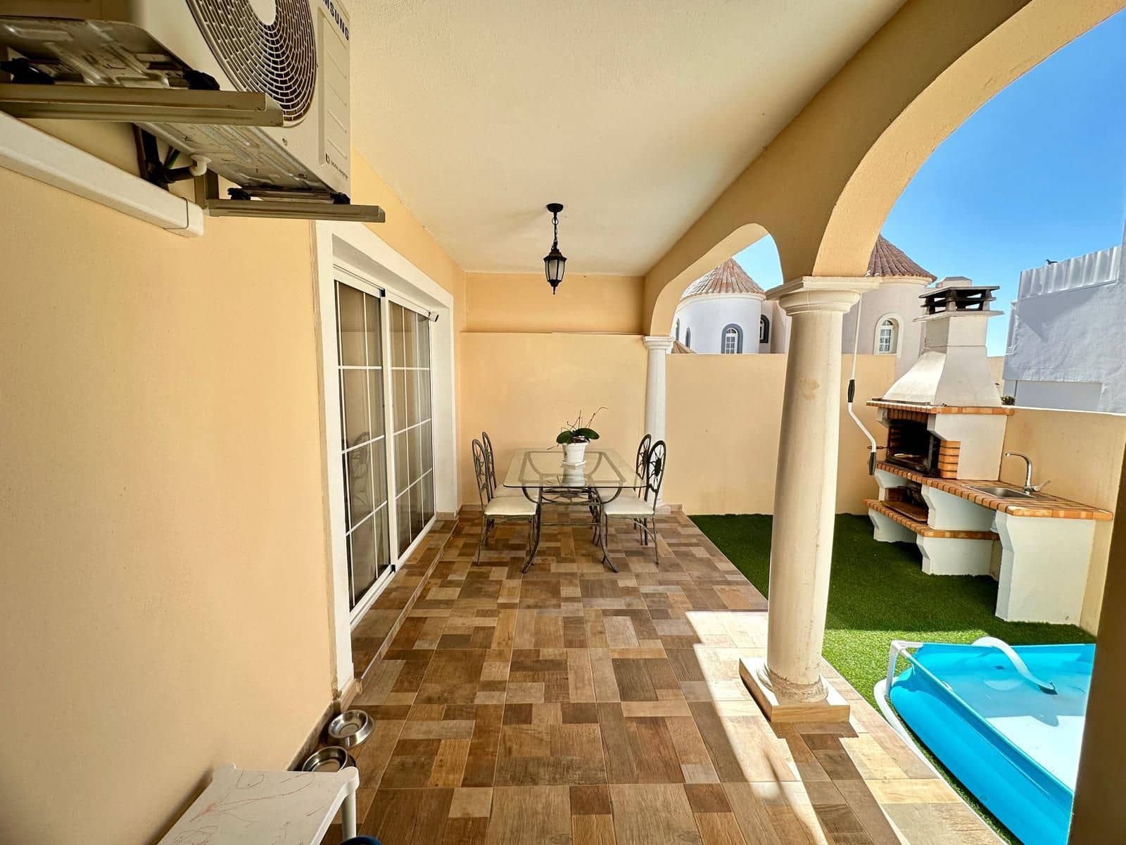 2 soveværelse Semi-Rækkehus til salg i Caleta de Fuste - € 245.000 (Ref: 8614945)