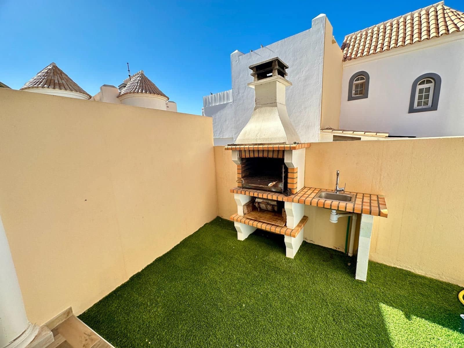 2 soveværelse Semi-Rækkehus til salg i Caleta de Fuste - € 245.000 (Ref: 8614945)