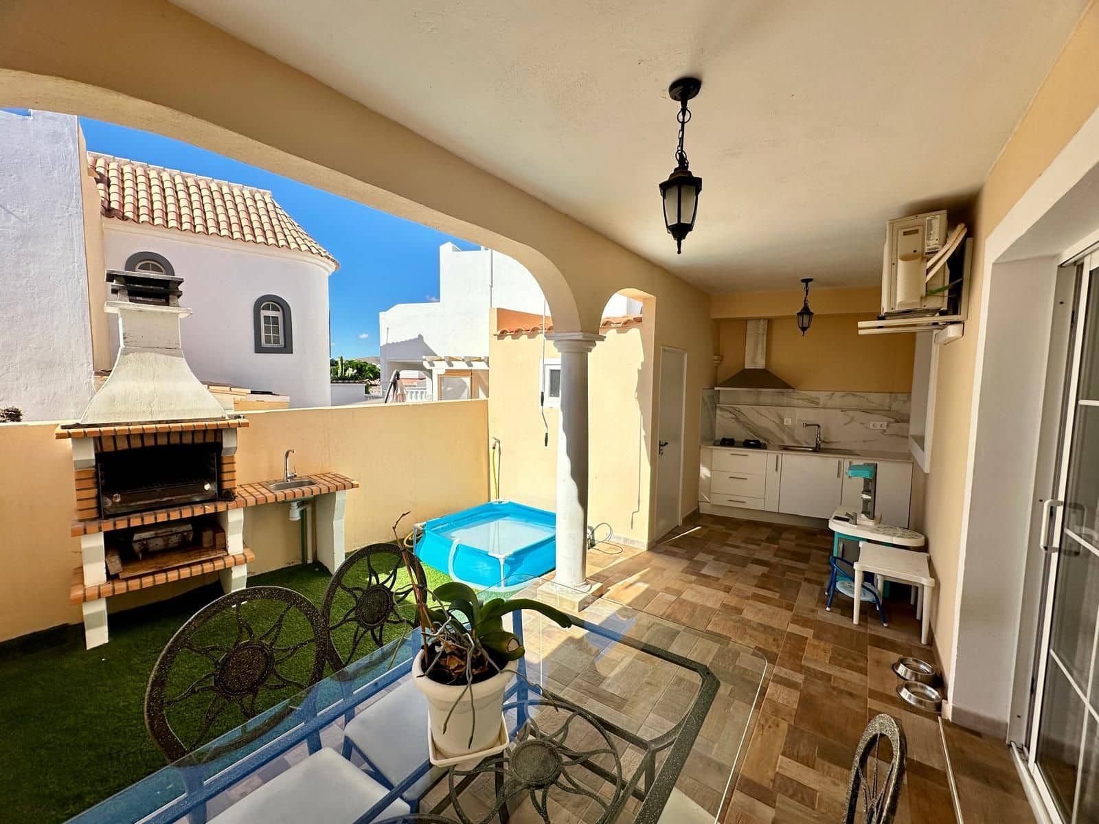 2 soveværelse Semi-Rækkehus til salg i Caleta de Fuste - € 245.000 (Ref: 8614945)