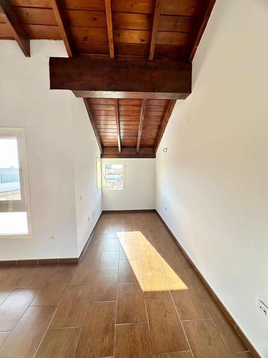 3 bedroom Villa for sale in Triquivijate - € 310,000 (Ref: 8691121)