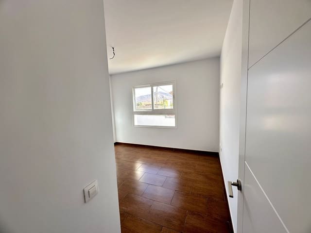 3 quarto Moradia para venda em Triquivijate, Antigua - 310 000 € (Ref: 8691121)