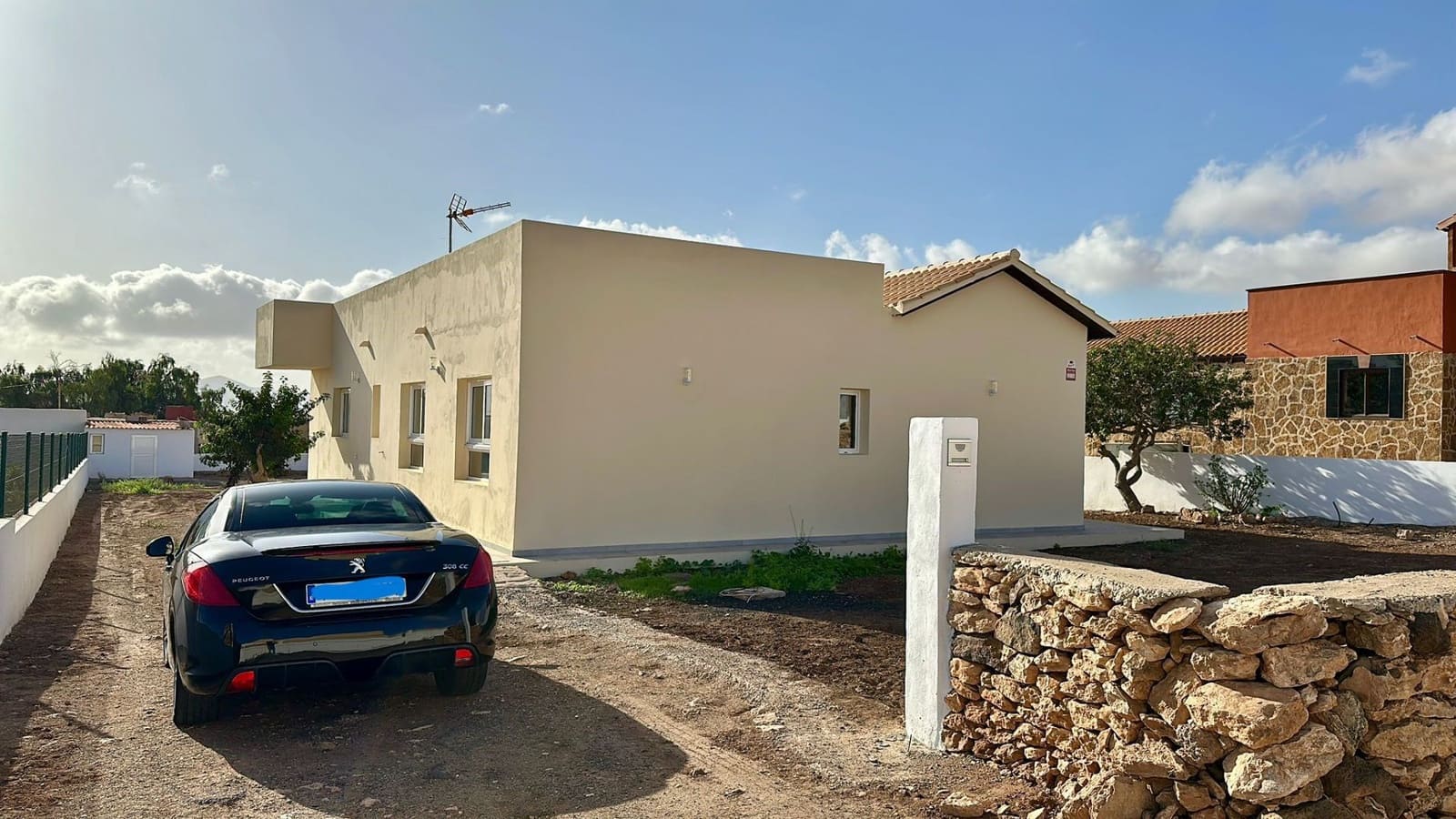 3 bedroom Villa for sale in Triquivijate - € 310,000 (Ref: 8691121)