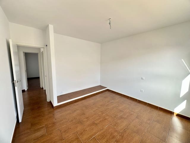 3 quarto Moradia para venda em Triquivijate, Antigua - 310 000 € (Ref: 8691121)