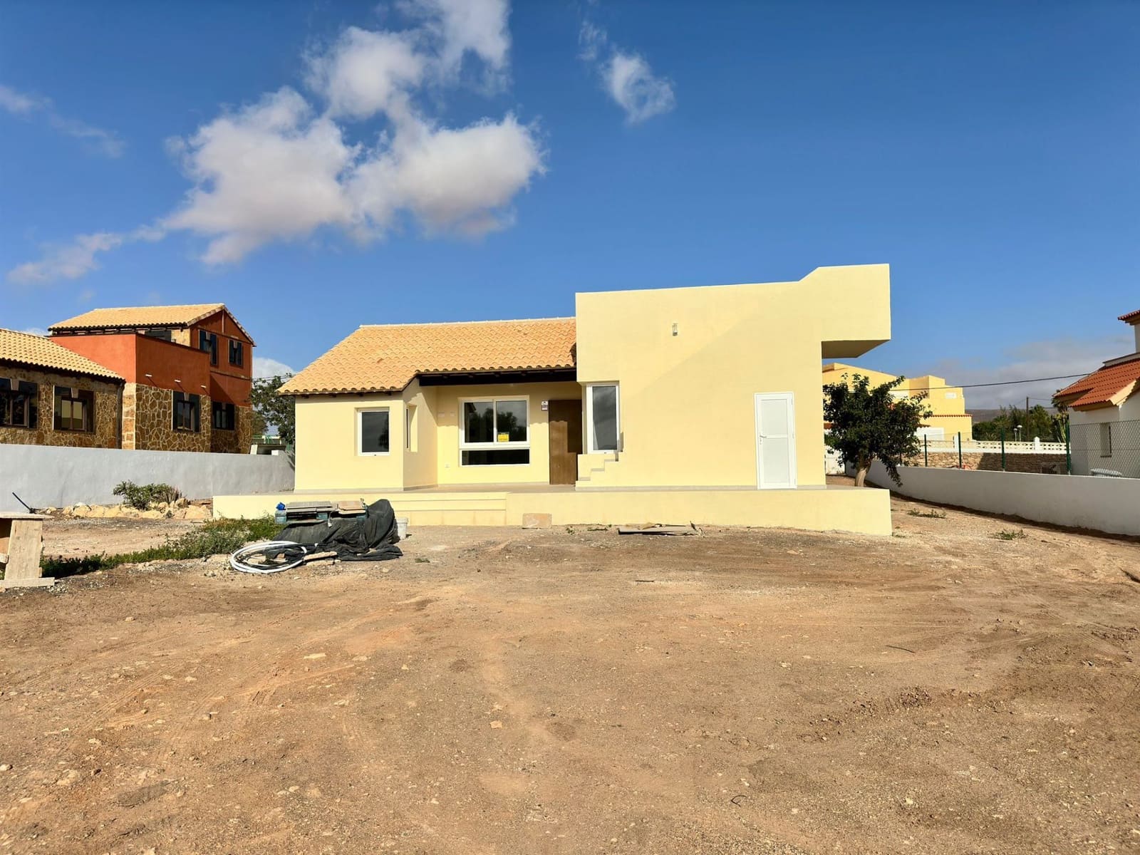 3 bedroom Villa for sale in Triquivijate - € 310,000 (Ref: 8691121)