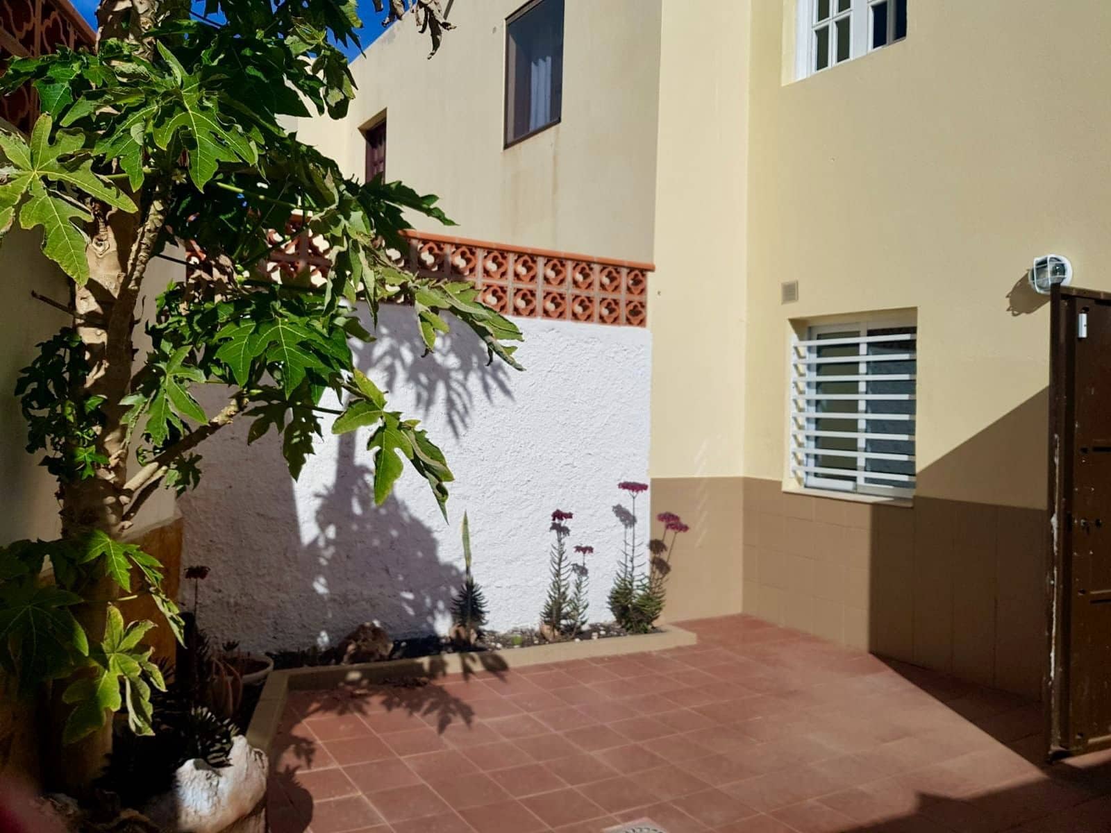 3 soveværelse Byhus til salg i Caleta de Fuste med swimmingpool - € 249.000 (Ref: 8812180)