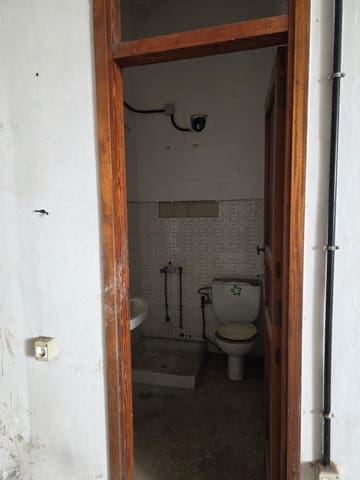 Commercial for sale in Gran Tarajal, Tuineje - € 137,000 (Ref: 8821816)