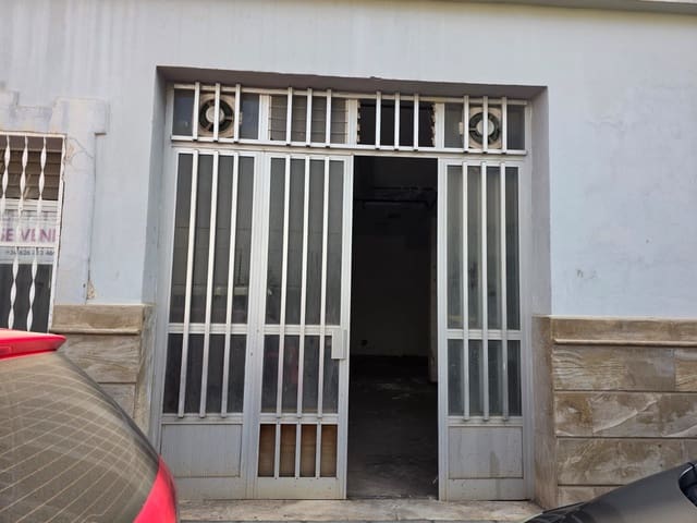 Commercial for sale in Gran Tarajal, Tuineje - € 137,000 (Ref: 8821816)