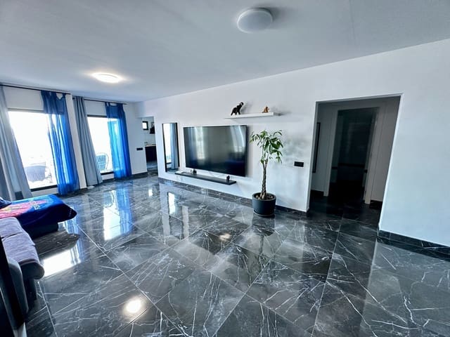 4 soverom Villa til salgs i Antigua med svømmebasseng - € 385 000 (Ref: 8873996)