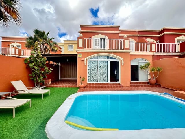 3 sovrum Villa till salu i Puerto del Rosario med pool - 330 000 € (Ref: 8929760)