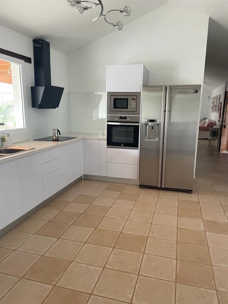 3 soveværelse Villa til salg i Tuineje med swimmingpool garage - € 469.000 (Ref: 9000961)