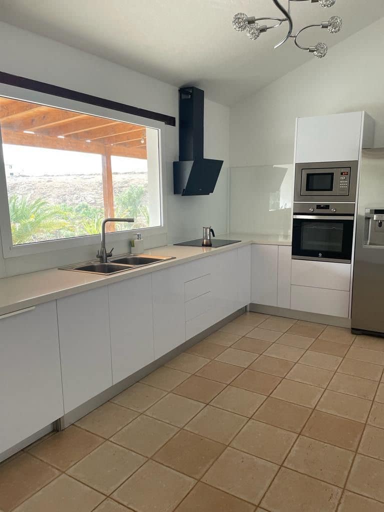 3 soveværelse Villa til salg i Tuineje med swimmingpool garage - € 469.000 (Ref: 9000961)