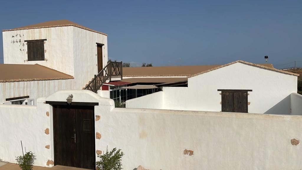 3 soveværelse Villa til salg i Tuineje med swimmingpool garage - € 469.000 (Ref: 9000961)