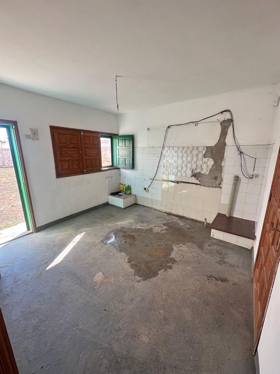 Erhverv til salg i Valles de Ortega - € 115.000 (Ref: 9007364)