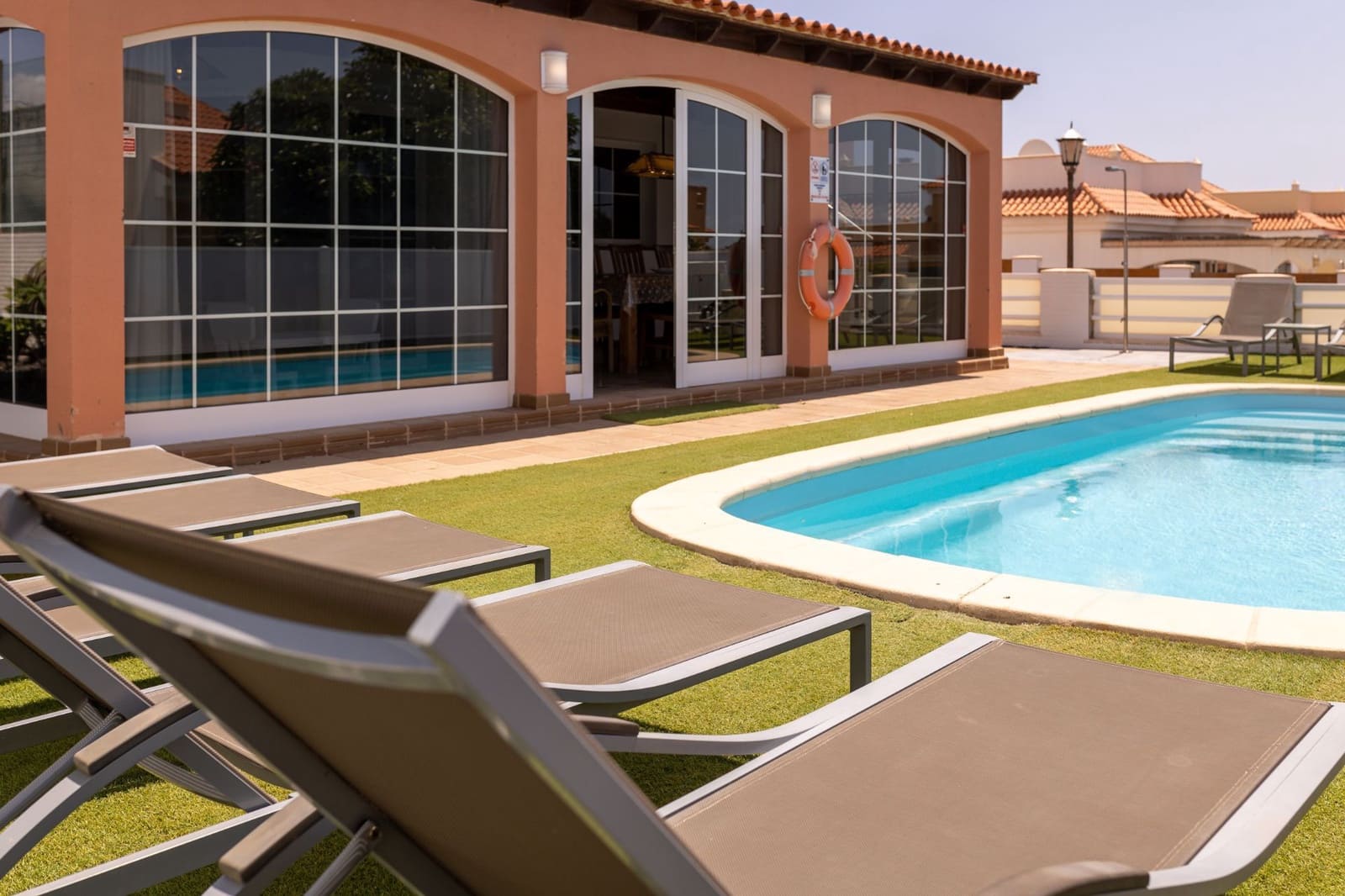 4 soveværelse Villa til salg i Caleta de Fuste med swimmingpool - € 520.000 (Ref: 9034346)