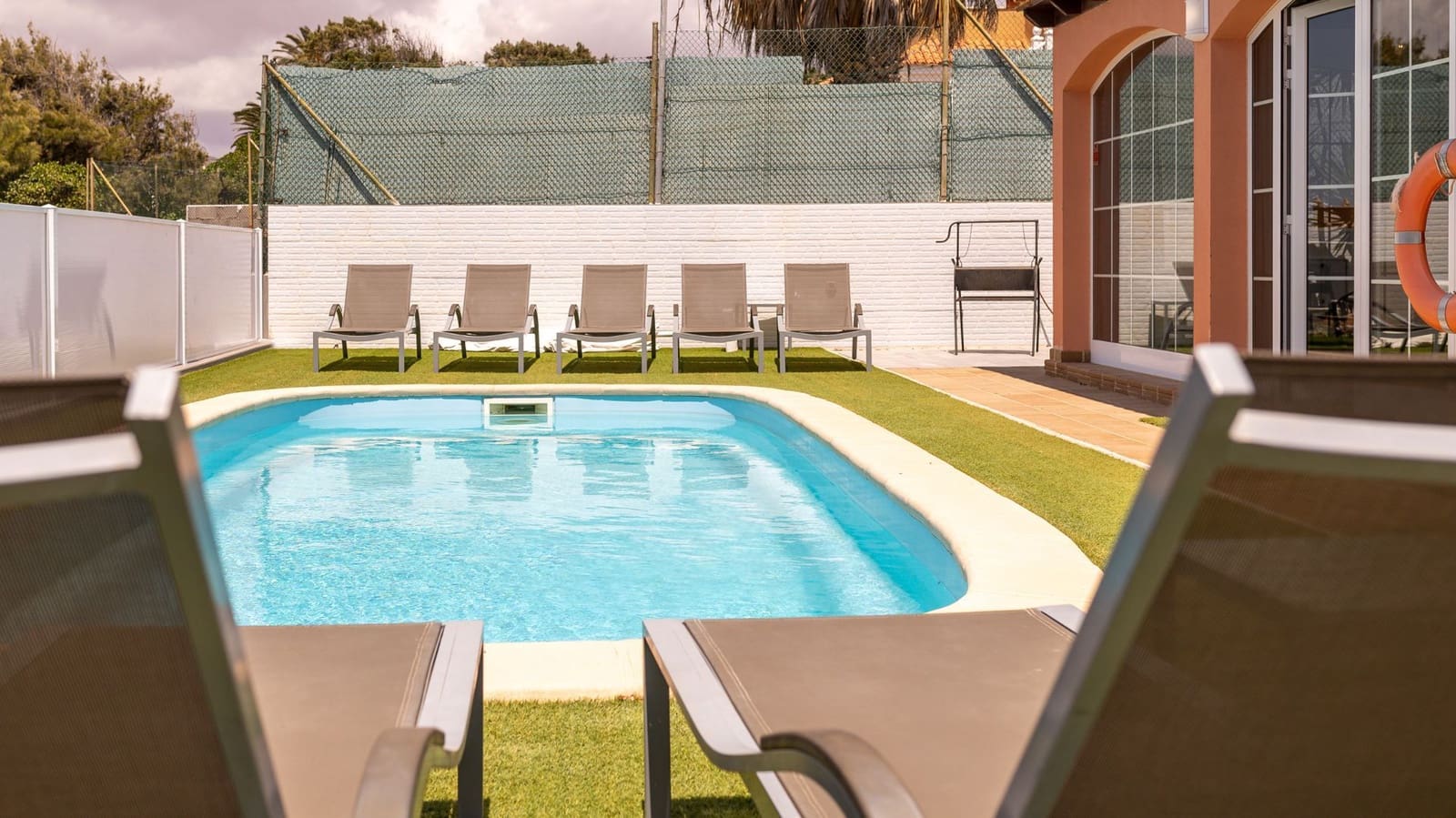 4 soveværelse Villa til salg i Caleta de Fuste med swimmingpool - € 520.000 (Ref: 9034346)