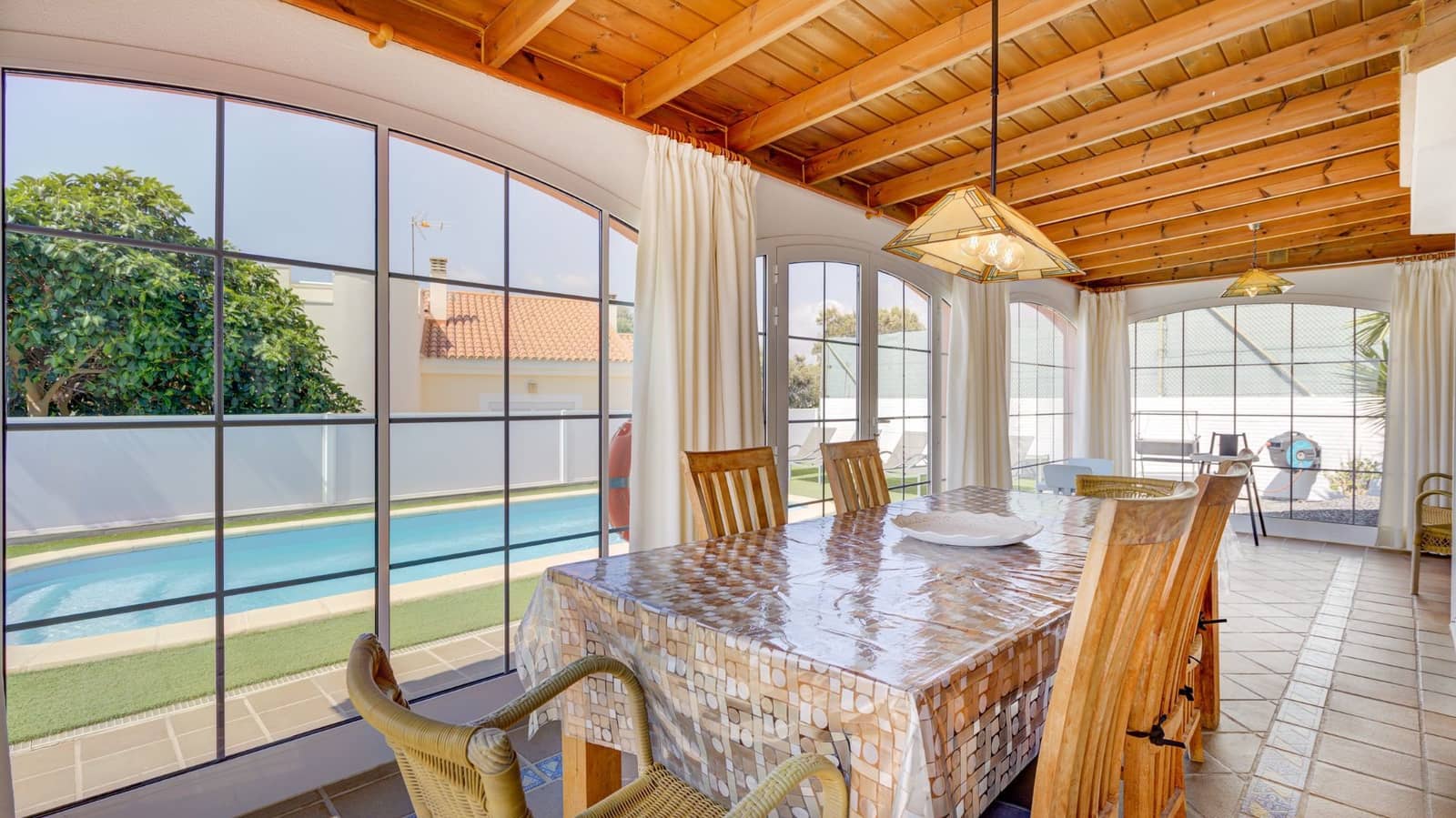 4 soveværelse Villa til salg i Caleta de Fuste med swimmingpool - € 520.000 (Ref: 9034346)